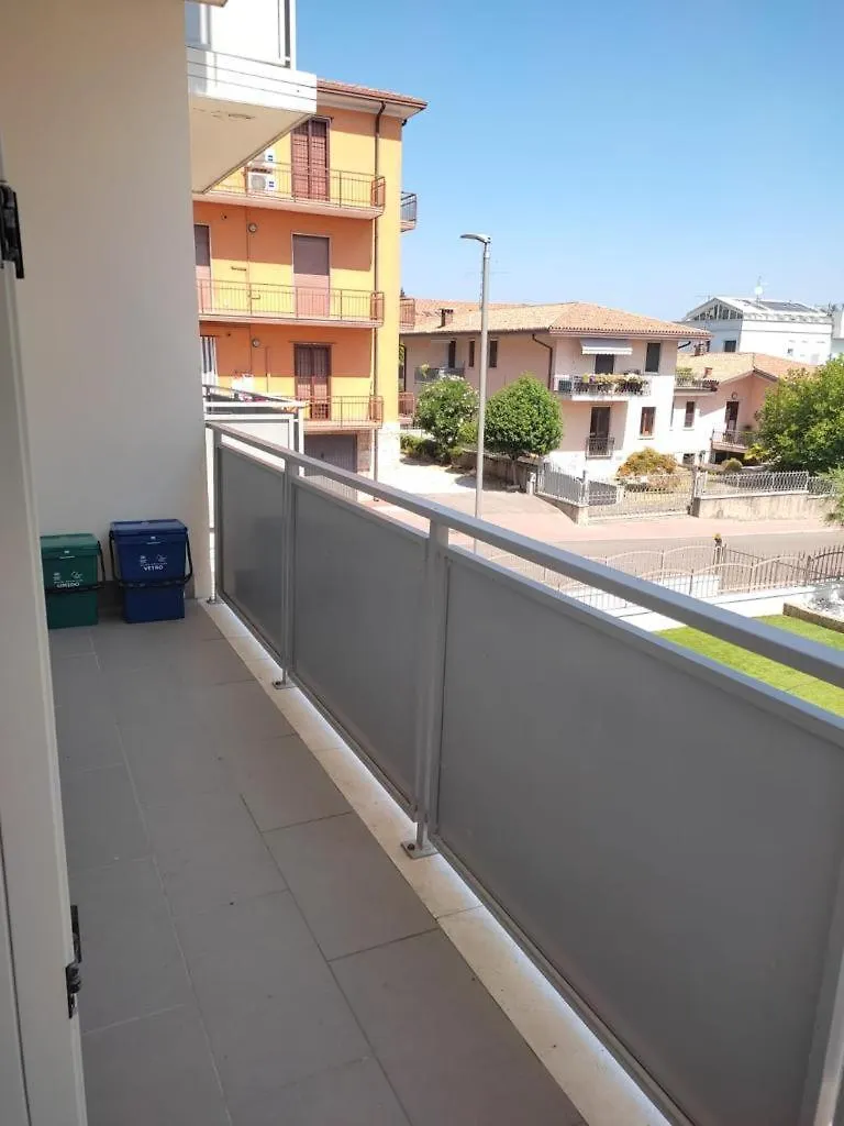 Apartment Bilocale Lago Di Garda Peschiera del Garda Italy